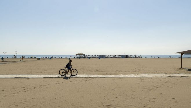 Playa Cabanyal - Las Arenas / Foto: Xisco Navarro